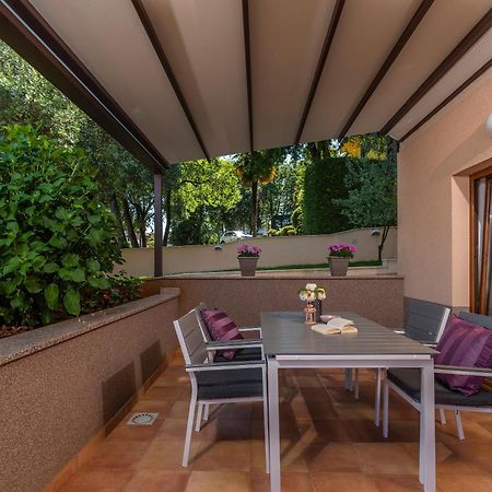 Apartments Villa Ana Poreč Eksteriør billede