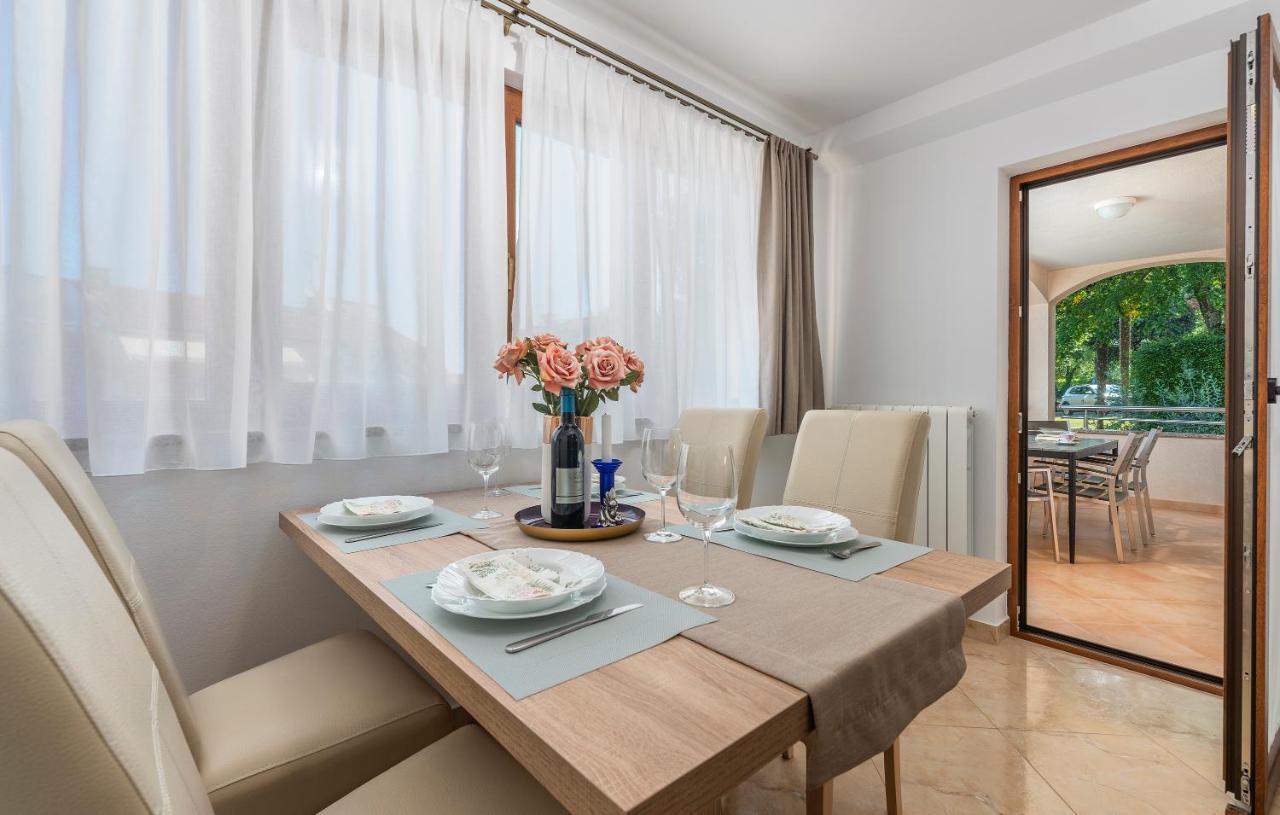 Apartments Villa Ana Poreč Eksteriør billede