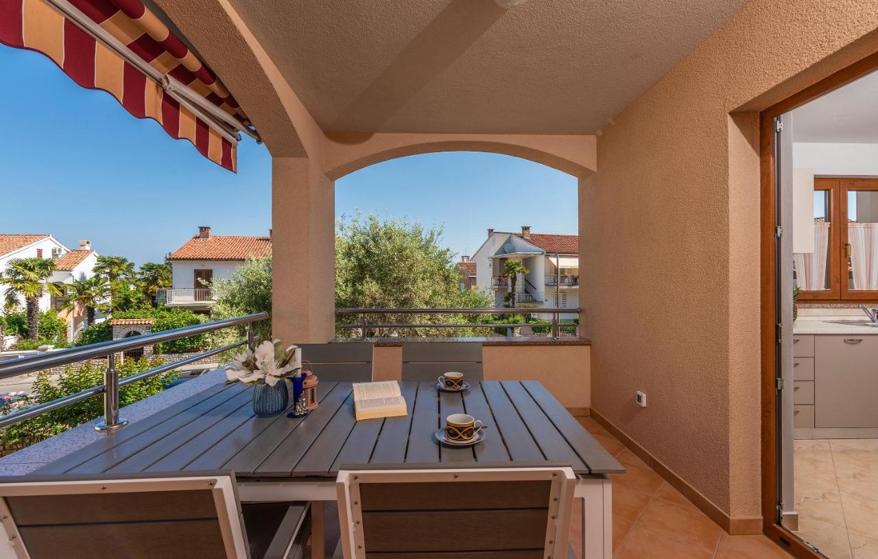 Apartments Villa Ana Poreč Eksteriør billede