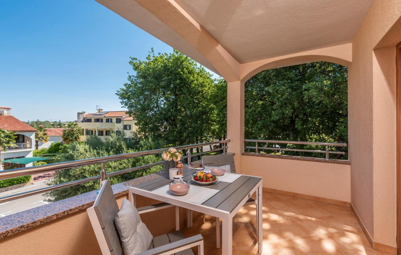 Apartments Villa Ana Poreč Eksteriør billede