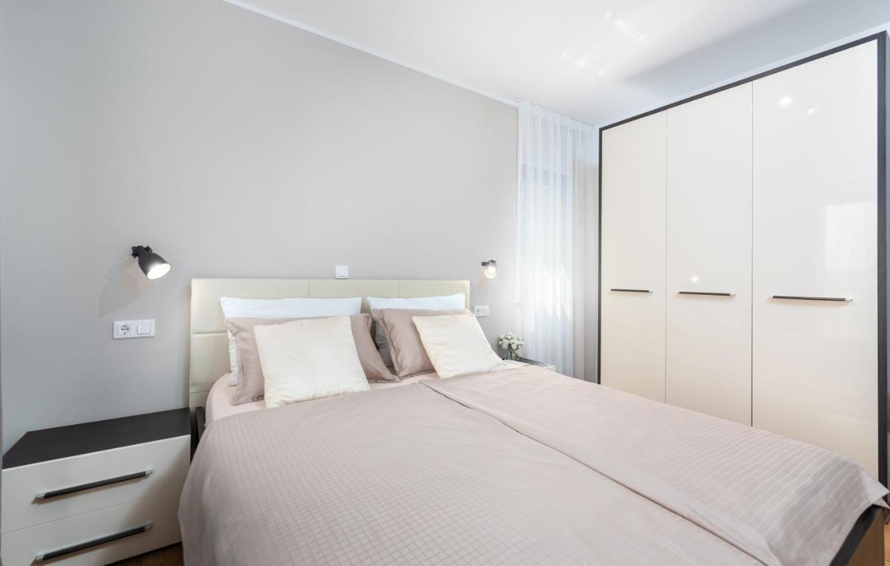 Apartments Villa Ana Poreč Eksteriør billede