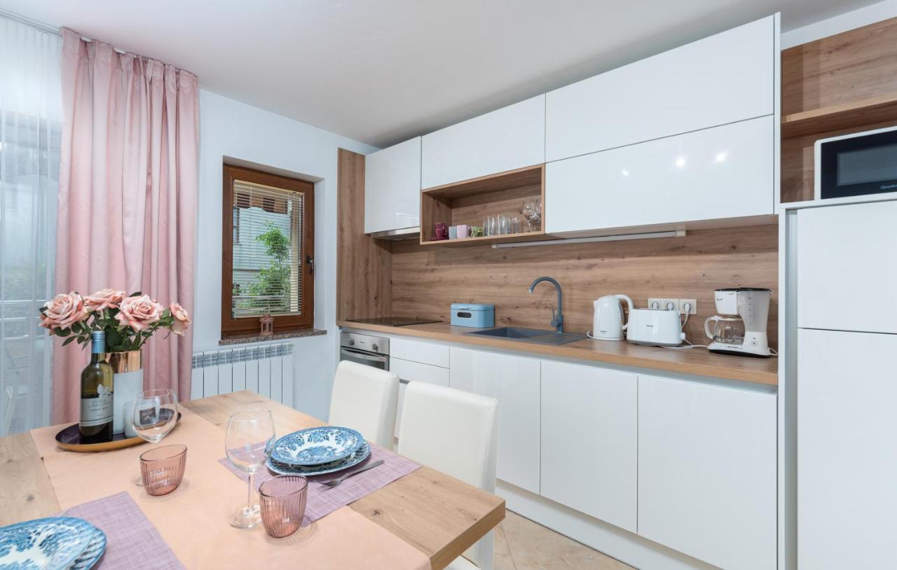Apartments Villa Ana Poreč Eksteriør billede