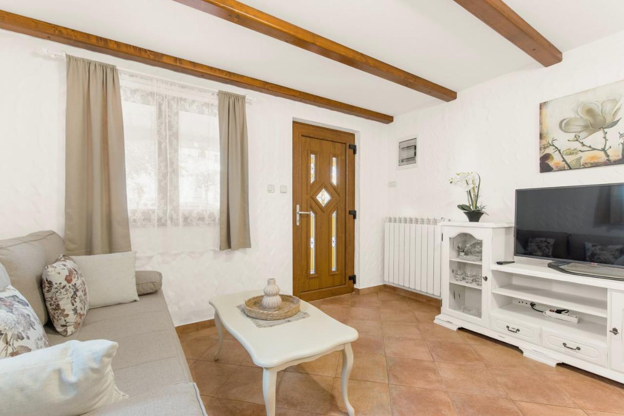 Apartments Villa Ana Poreč Eksteriør billede