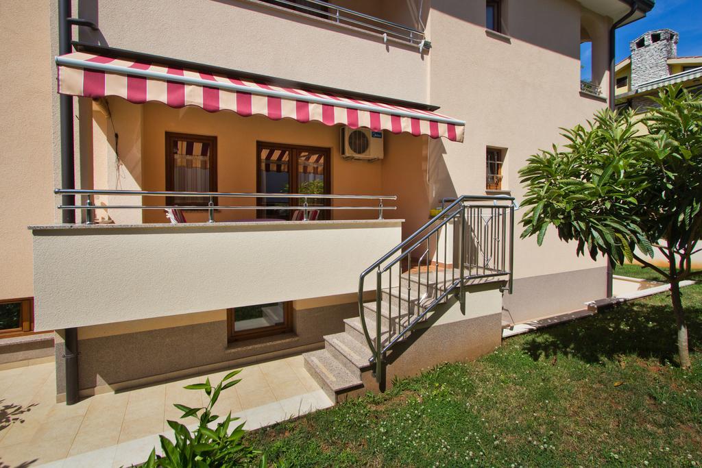Apartments Villa Ana Poreč Eksteriør billede